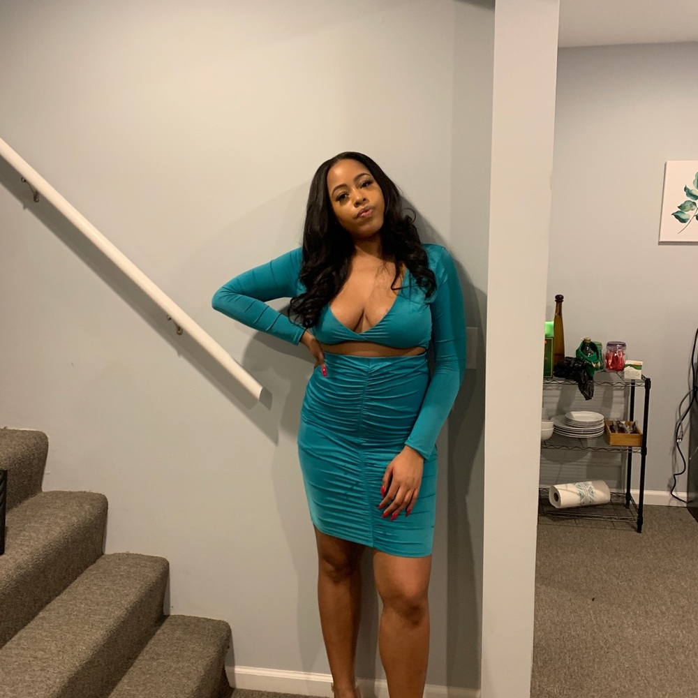 Real Two Piece Set - Picture 2 of 2